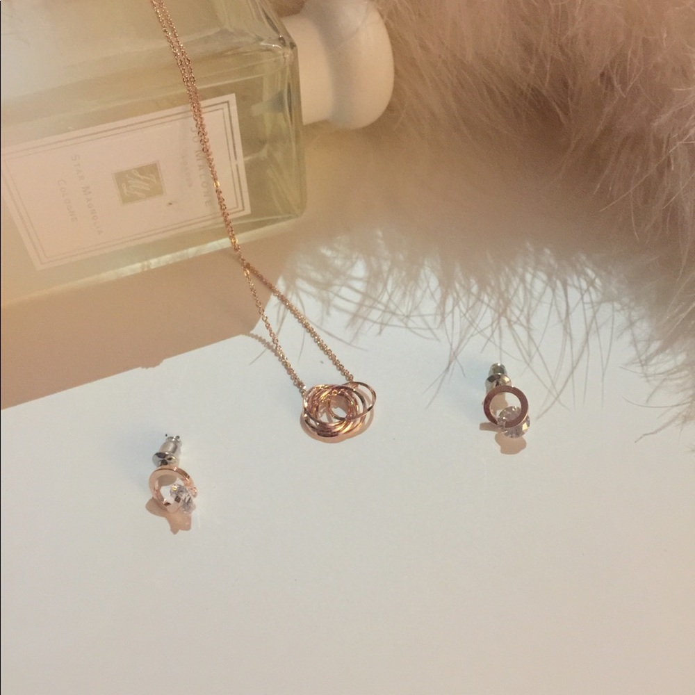 Earring+necklace set